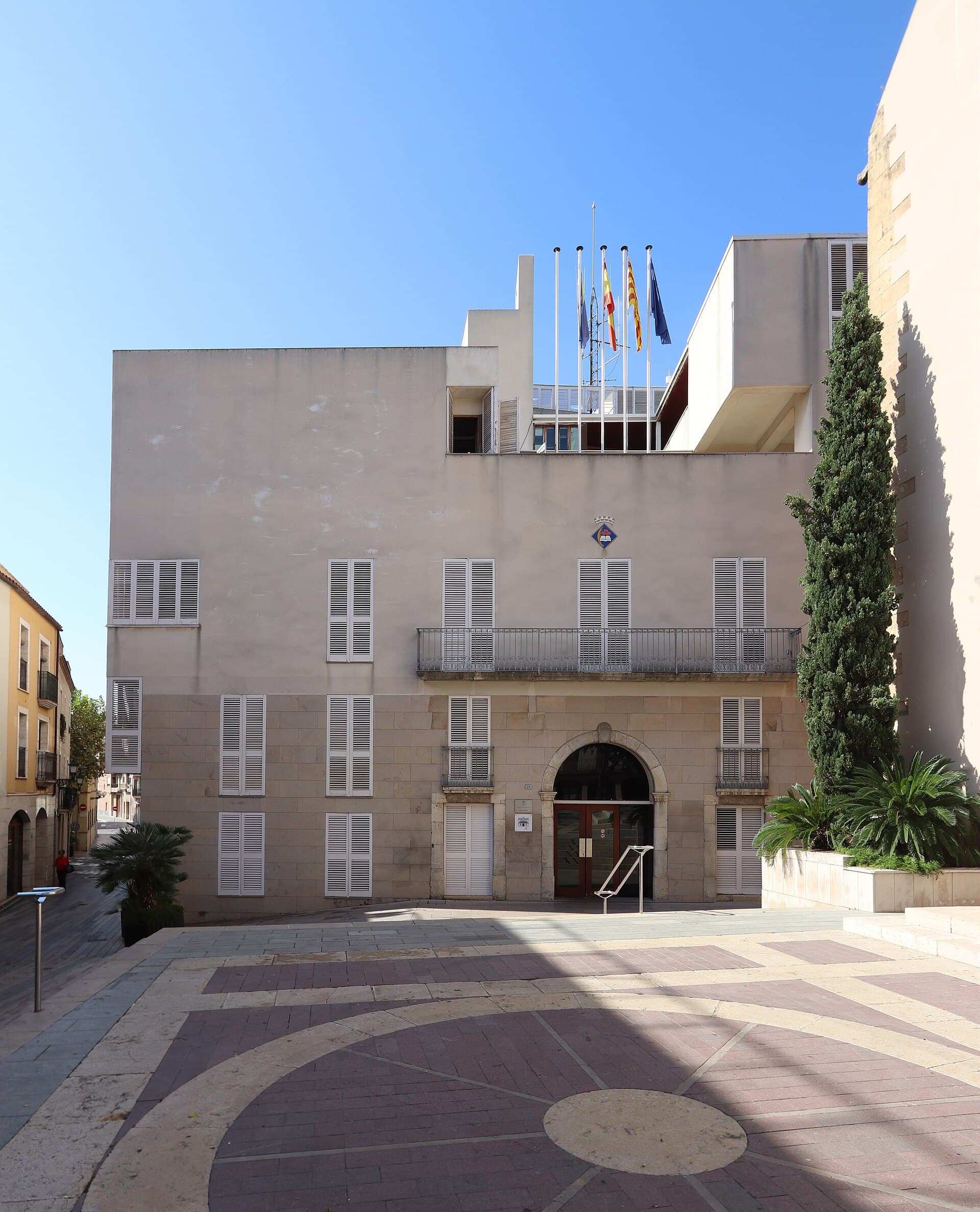Fachada del nuevo Ayuntamiento de Vila-seca